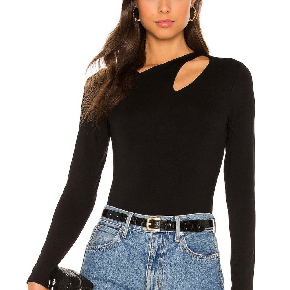 Kris’s Cutout Top NWOT Size-S